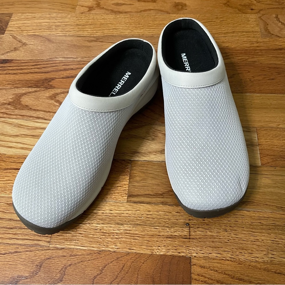 Merrel Women’s Slip On Clogs